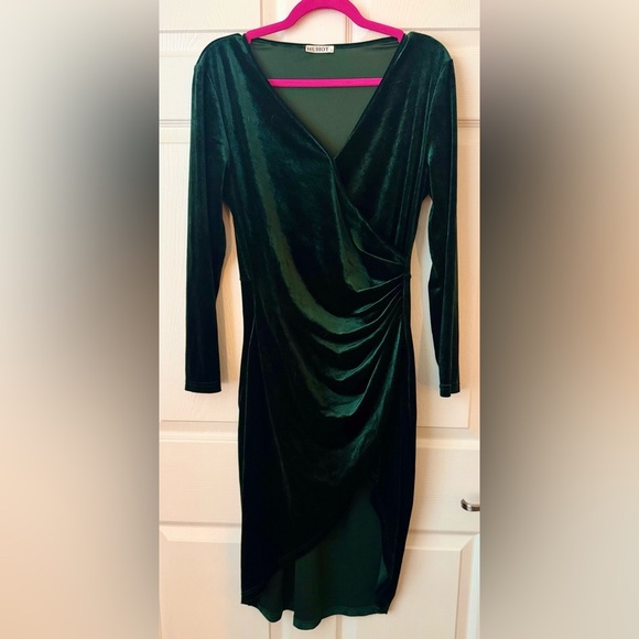 Chic Forest Green Velvet Wrap Dress - Picture 1 of 2